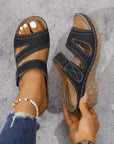 Serilda - Elegant sandal med hæl og justerbar rem