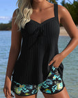 Laluna® stribet tankini med matchende strandshorts i todelt sæt – stilfuld på stranden