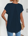 Estella - Ensfarvet T-shirt med korte ærmer og patchwork