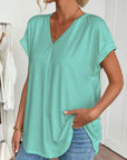 Estella - Ensfarvet T-shirt med korte ærmer og patchwork