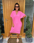 Dorelia - Elegant og chic kjole med V-hals
