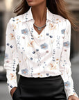 Laureline - Skinnende bluse med plisseret krave - Chic & tidløs