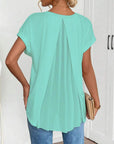 Estella - Ensfarvet T-shirt med korte ærmer og patchwork