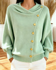 Isavellora - Elegant draperet sweater med guldknapper