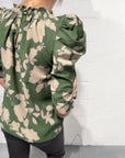 Bellamy - Bluse med pufærmer og flæser