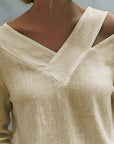Melyra - Elegant top med asymmetrisk V-hals