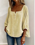 Glyressa - Elegant damebluse med firkantet hals