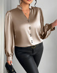 Thaliravelle - Elegant bluse med pufærmer og V-hals