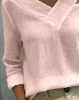 Melyra - Elegant top med asymmetrisk V-hals