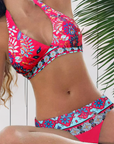 Neeltje bikini – iøjnefaldende blomster- og geometrisk mønster