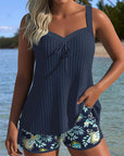 Laluna® stribet tankini med matchende strandshorts i todelt sæt – stilfuld på stranden