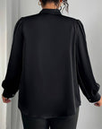 Thaliravelle - Elegant bluse med pufærmer og V-hals