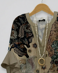 Faylissora – Elegant løs bluse med V-hals og kunstnerisk print