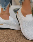 Azelisse - Slip-on sko til damer med similisten og plateausål