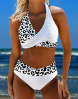 Elnora krydsbikini – raffinerede krydsdetaljer til et elegant strandlook