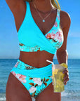 Bikini med kontrastfarvet blomstermønster – delt design