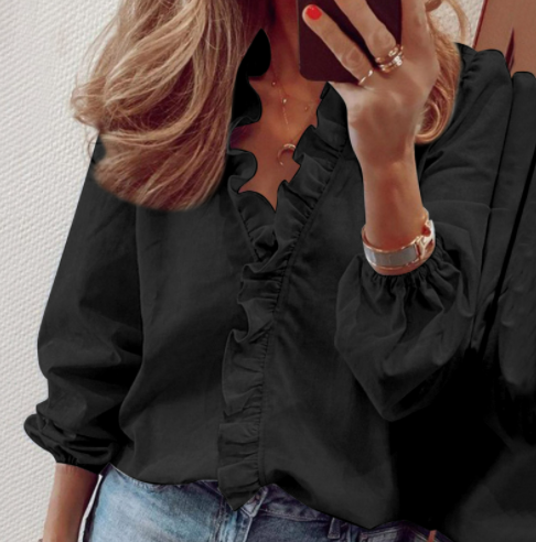 Nythera - Feminin bluse med flæser, V-hals og ballonærmer, elegant