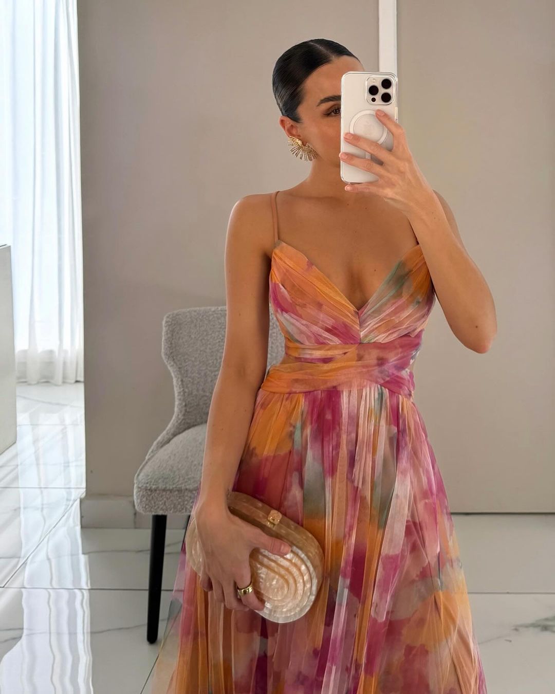 Helena - Flydende maxikjole til kvinder med V-hals, tynde stropper og elegante blomstermotiver