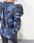 Bellamy - Bluse med pufærmer og flæser