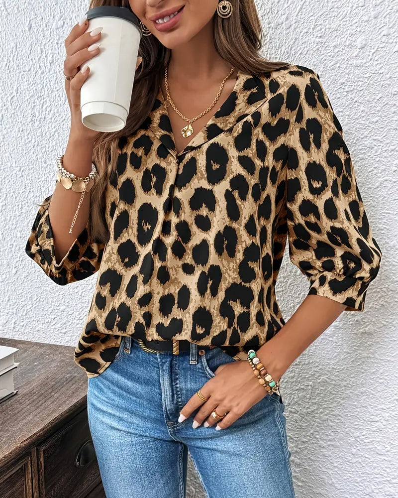 Astoria - Bluse med halvlange ærmer i stort leopardprint
