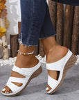 Serilda - Elegant sandal med hæl og justerbar rem
