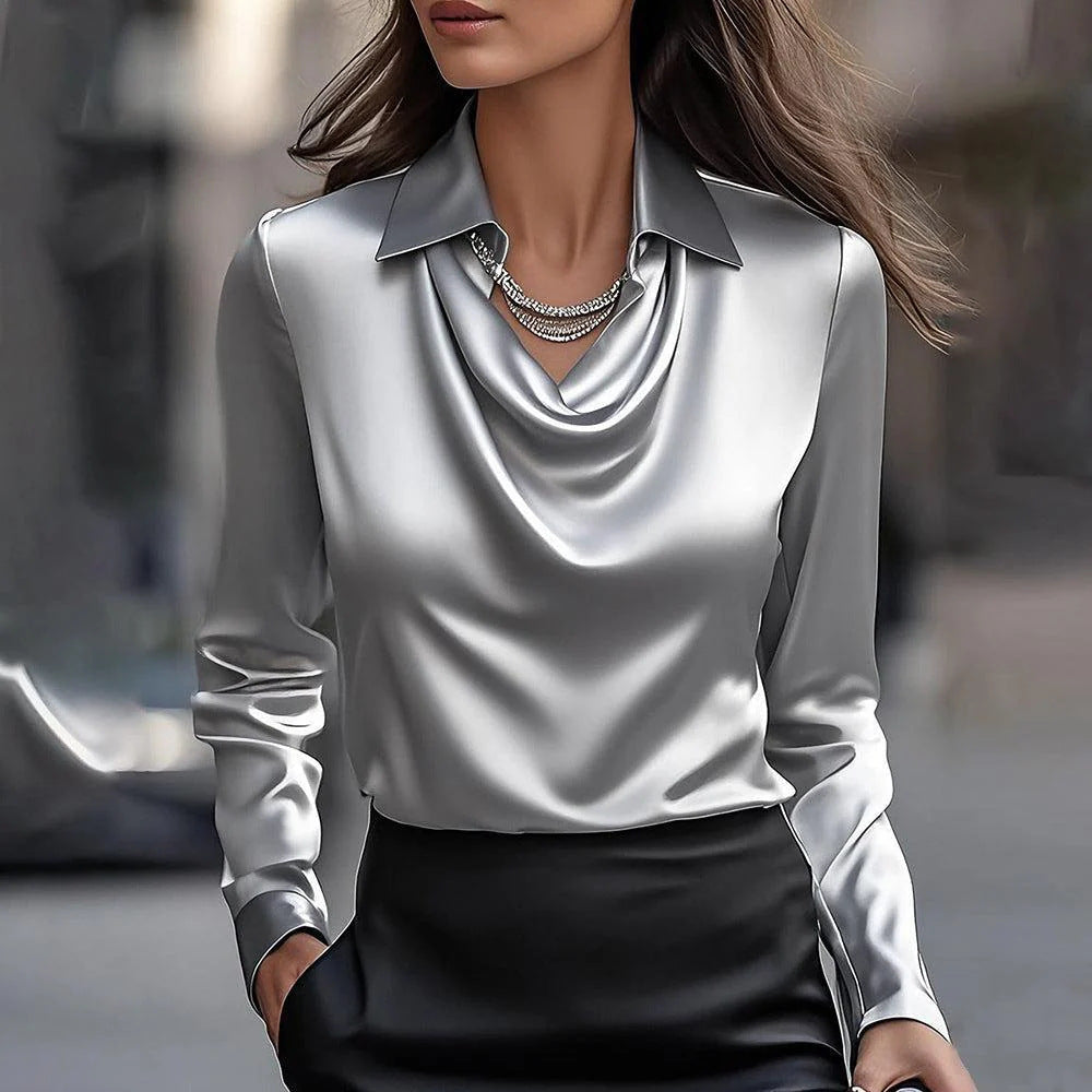 Laureline - Skinnende bluse med plisseret krave - Chic &amp; tidløs