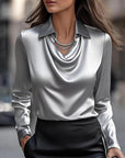 Laureline - Skinnende bluse med plisseret krave - Chic & tidløs