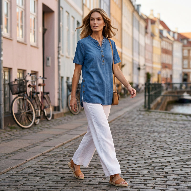 Kynessa - Let denimtunika til kvinder med korte ærmer og V-hals