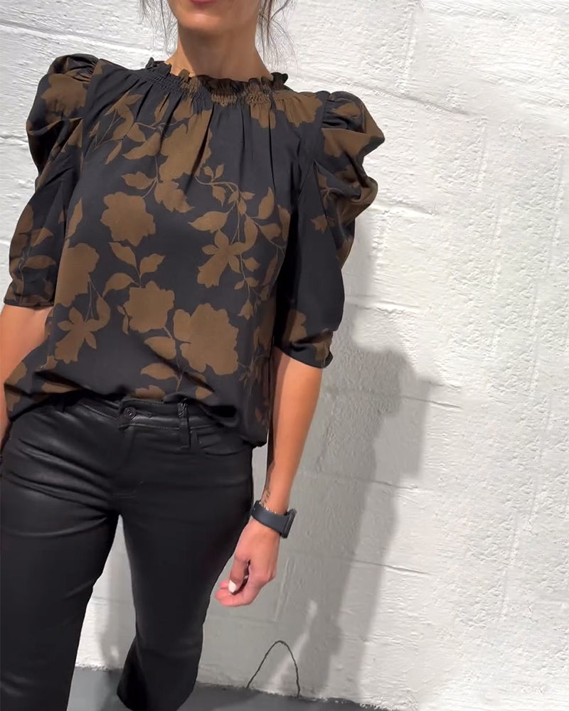 Bellamy - Bluse med pufærmer og flæser