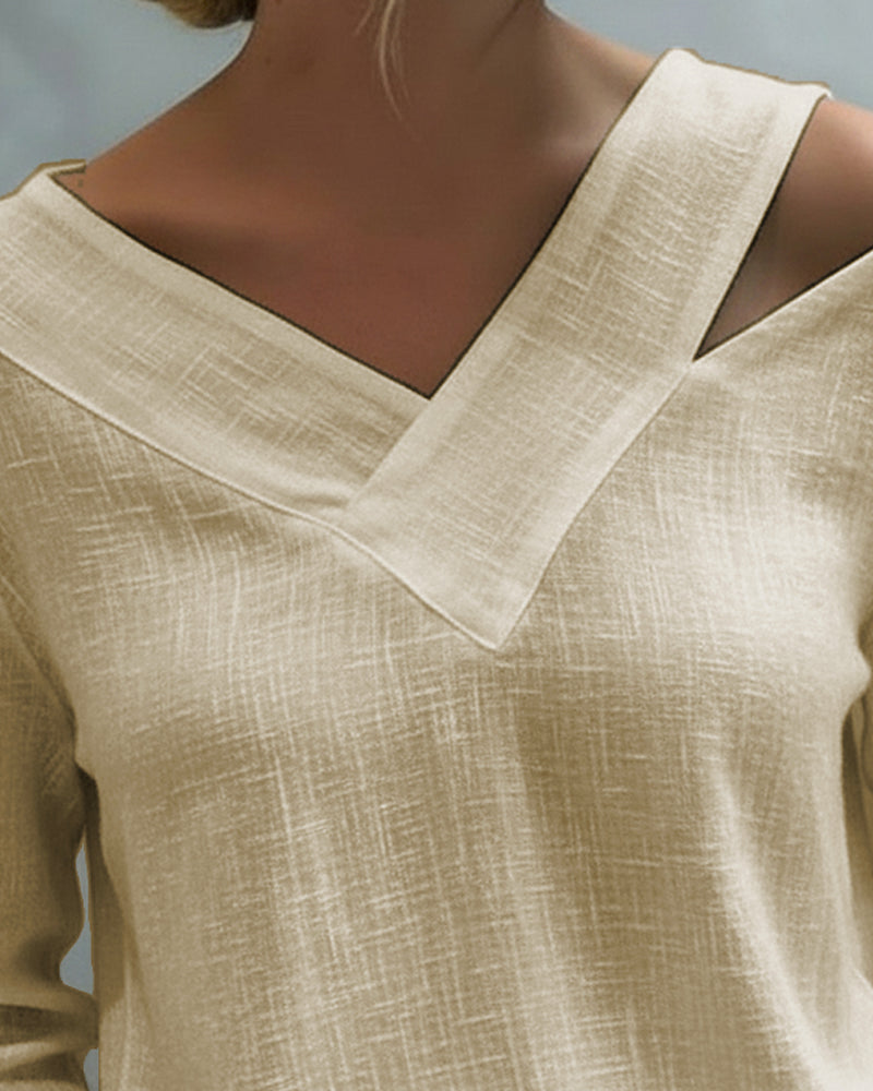 Melyra - Elegant top med asymmetrisk V-hals