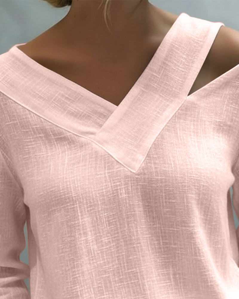Melyra - Elegant top med asymmetrisk V-hals