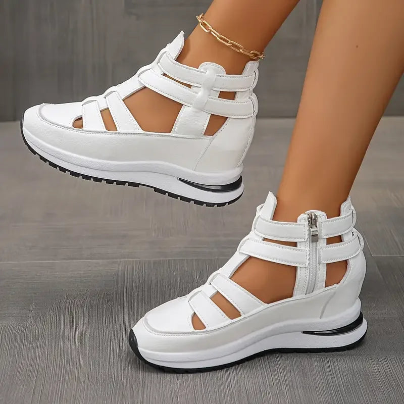 Romina - Elegante og lette sandaler med kilehæl