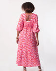Cenovia - Feminin kjole med print og elegant V-hals