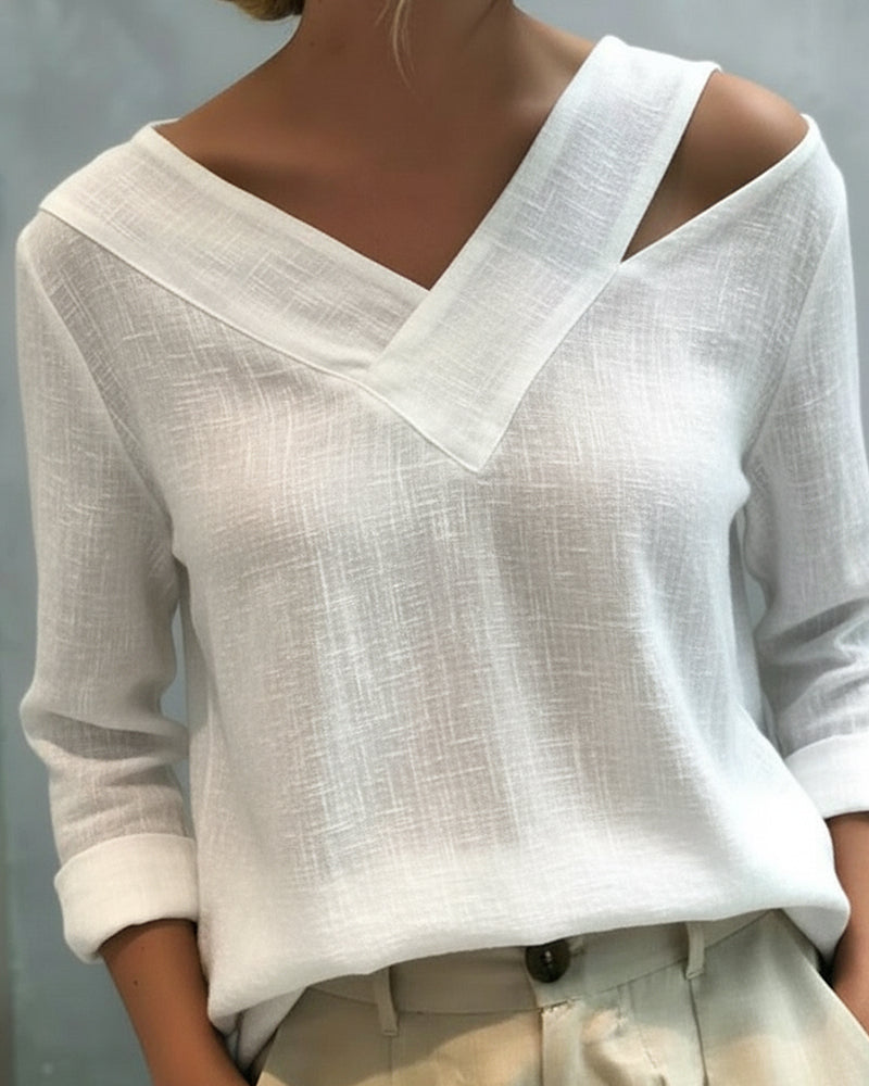 Melyra - Elegant top med asymmetrisk V-hals