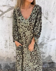 Gisela - Luftig sommerkjole med leopardprint