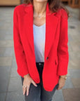 Leandra - Blød blazer med knaplukning