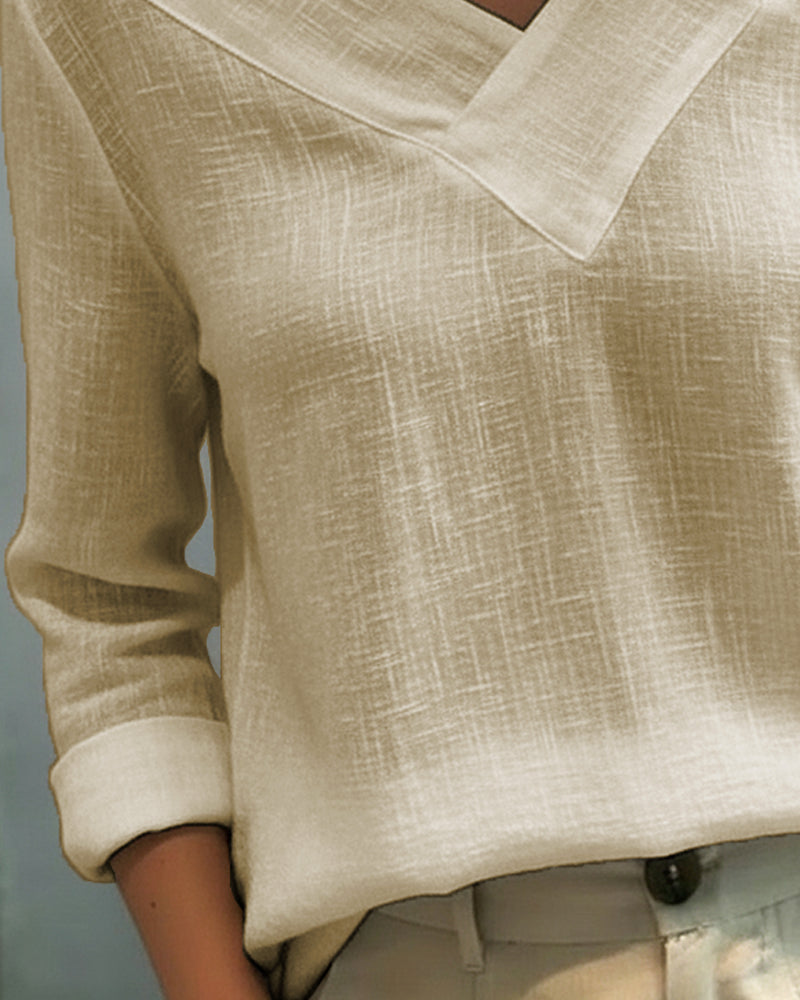 Melyra - Elegant top med asymmetrisk V-hals