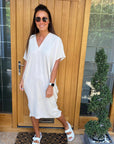 Dorelia - Elegant og chic kjole med V-hals
