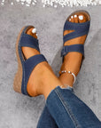 Serilda - Elegant sandal med hæl og justerbar rem