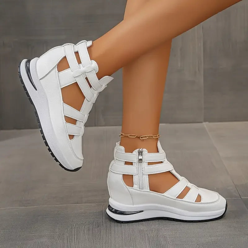 Romina - Elegante og lette sandaler med kilehæl