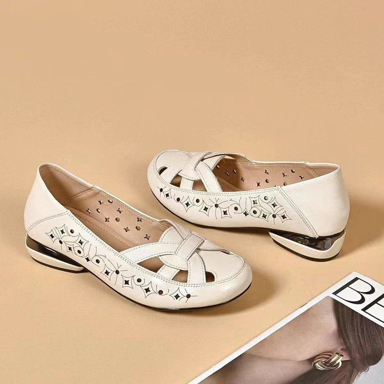 Kavrine - Flade sko til kvinder i udskåret læder, elegant slip-on