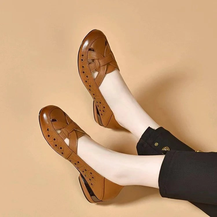 Kavrine - Flade sko til kvinder i udskåret læder, elegant slip-on