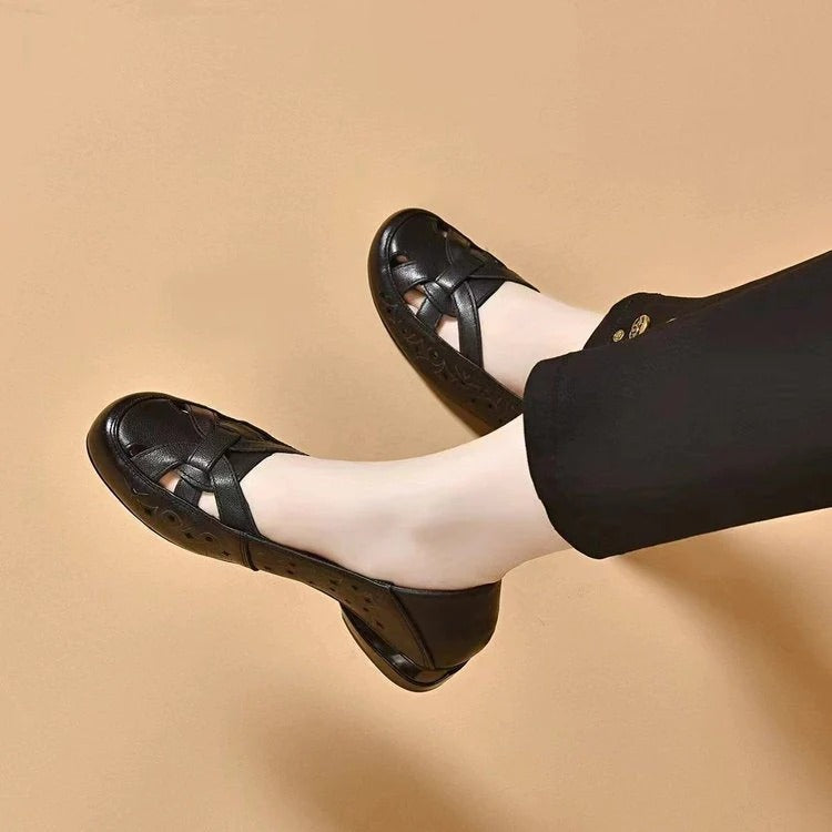 Kavrine - Flade sko til kvinder i udskåret læder, elegant slip-on