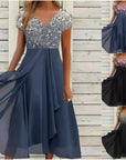 Halina - Elegant sommerkjole med V-hals og unikt print